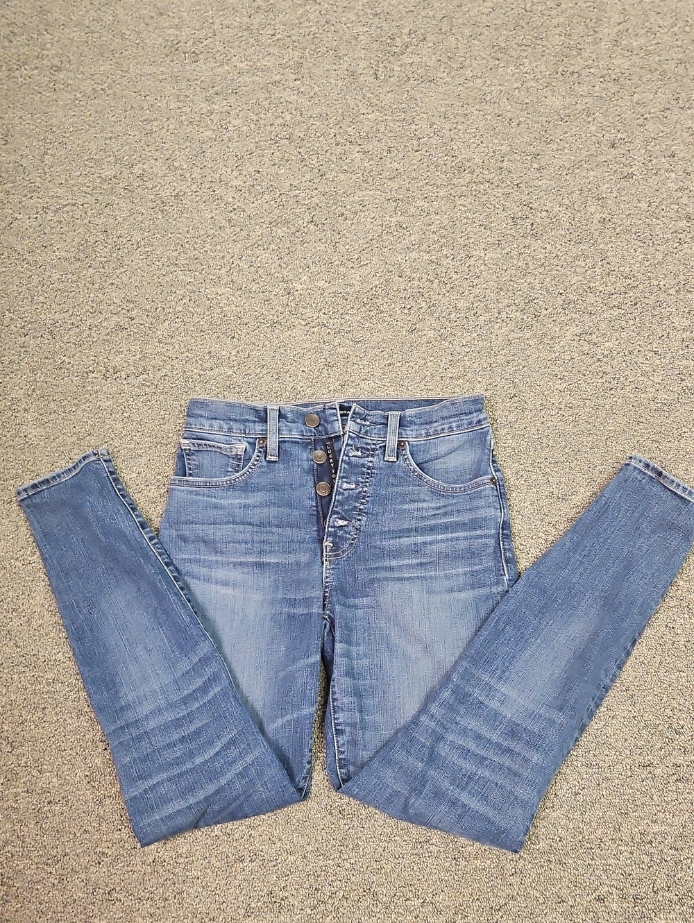 Women’s High-Rise Skinny Lucky Brand Jeans in Light Blue Wash